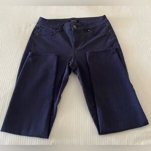 D Jeans Women’s Black Skinny Jeans, Size 6 petite.